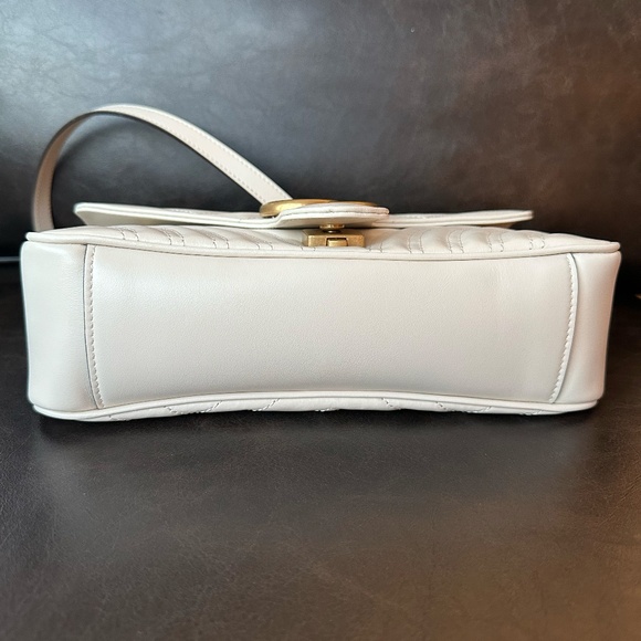 NEW Gucci GG marmont bag medium, white w/ matte gold finish - UNAVAILABLE Online - Picture 6 of 11